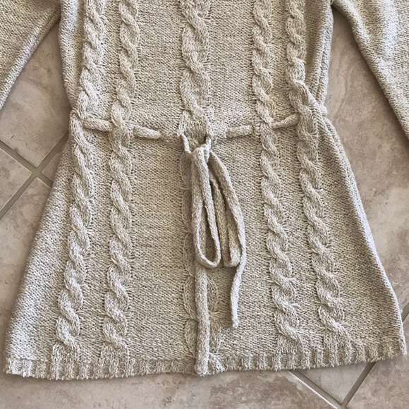 BCBG MAXAZRIA SWEATER - Picture 2 of 11